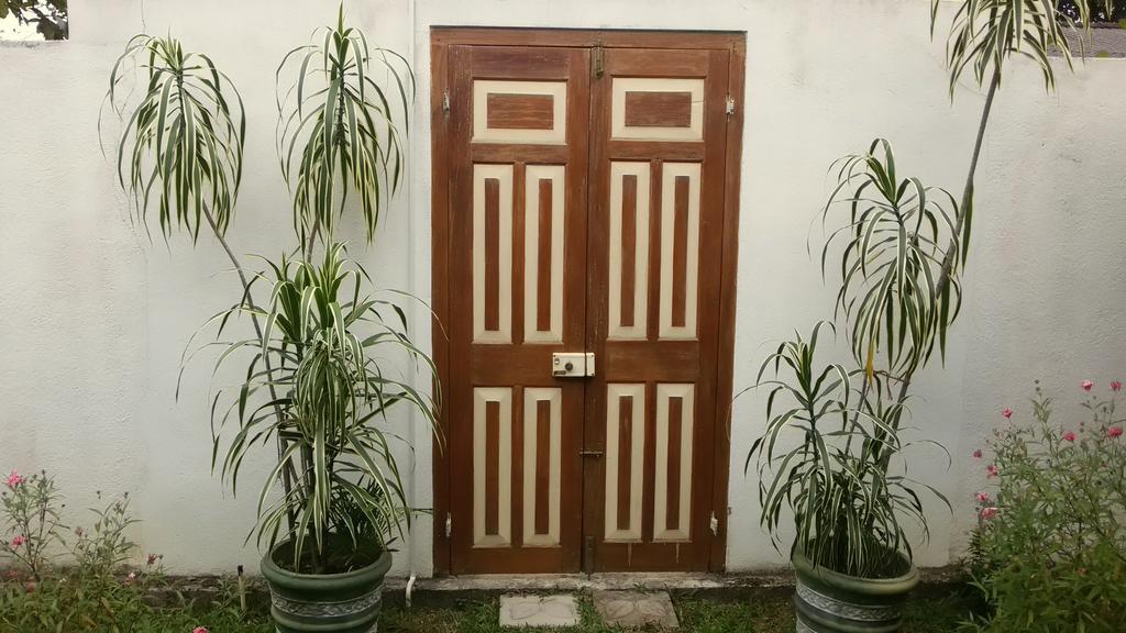 Bed and Breakfast Lilly House Unawatuna Exterior foto