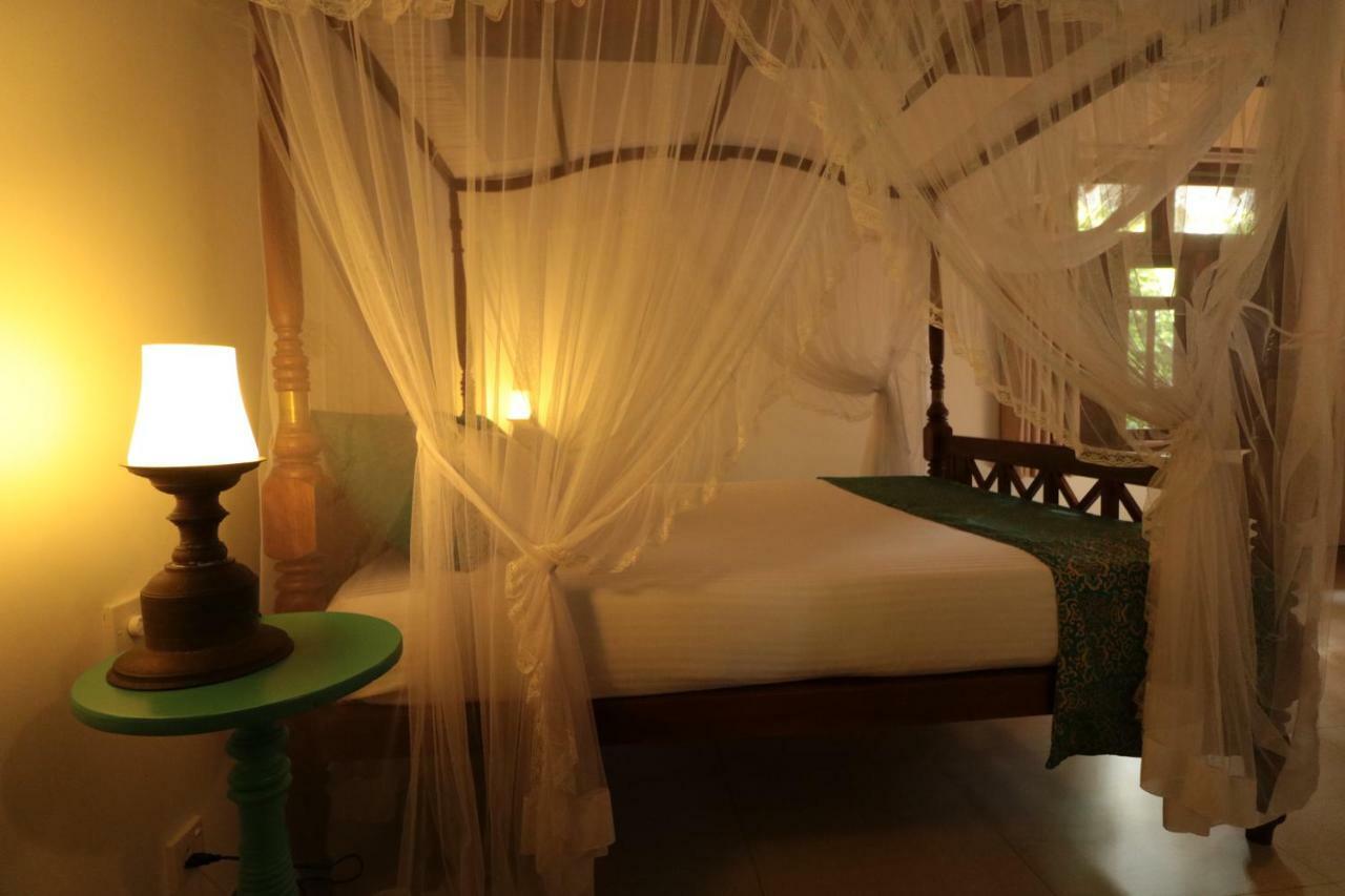 Bed and Breakfast Lilly House Unawatuna Exterior foto